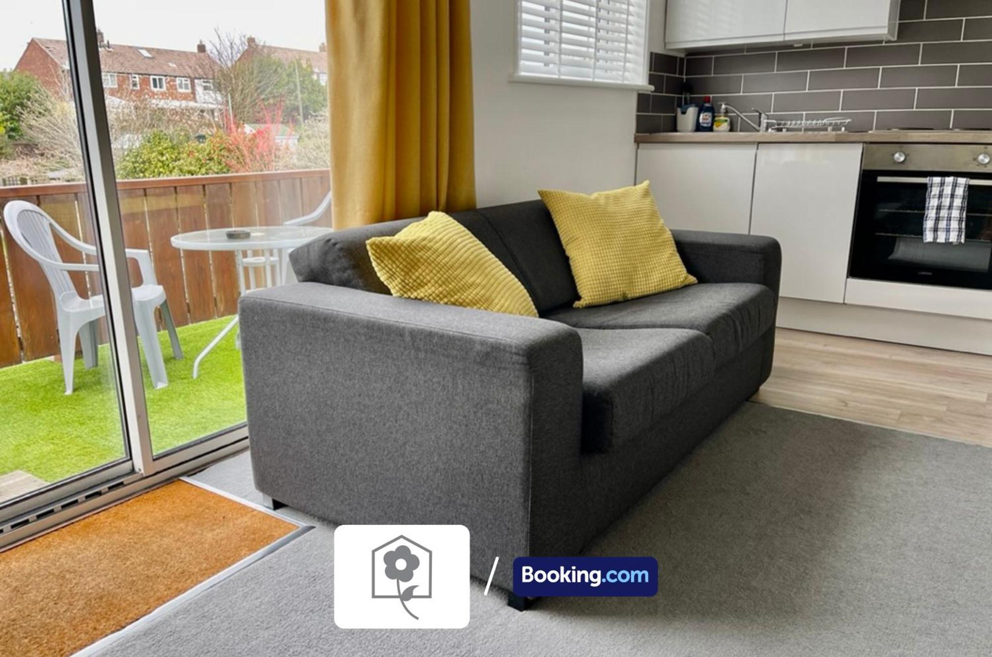 האמבל Netley Village Apartment By Your Stay Solutions Short Lets & Serviced Accommodation Netley Southampton With Free Wi-Fi מראה חיצוני תמונה