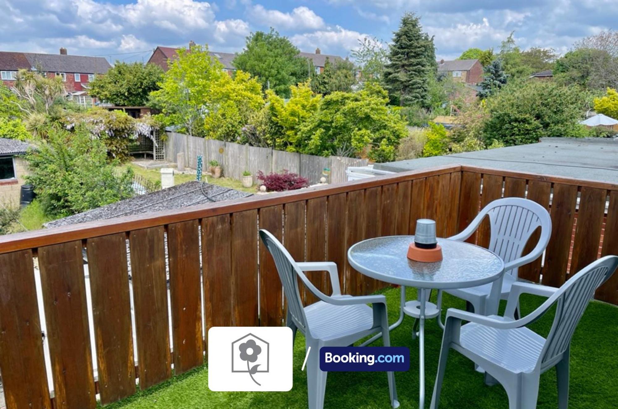 האמבל Netley Village Apartment By Your Stay Solutions Short Lets & Serviced Accommodation Netley Southampton With Free Wi-Fi מראה חיצוני תמונה